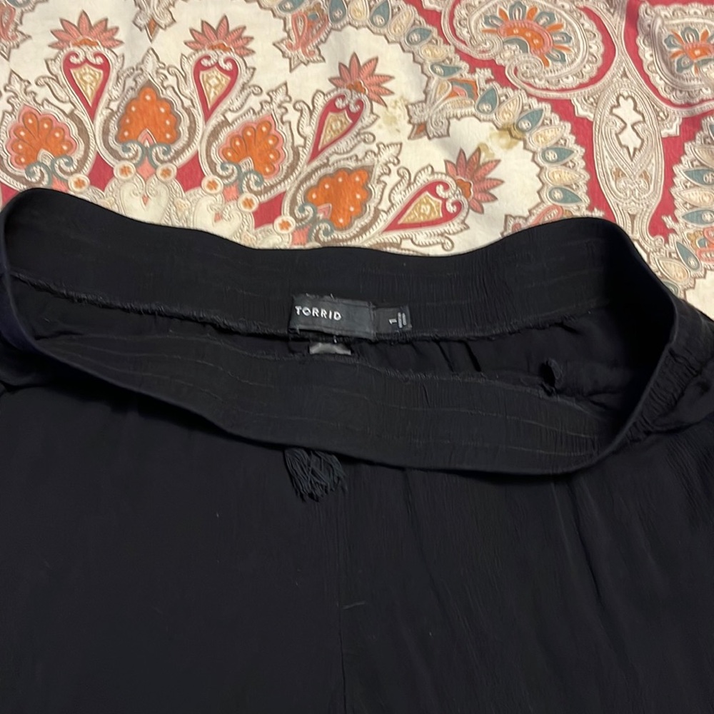 Torrid size 1 light weight jogger crape